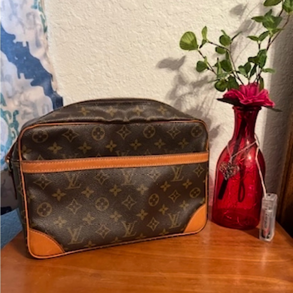 Louis Vuitton Auth Vintage Trocadero 30 Crossbody
